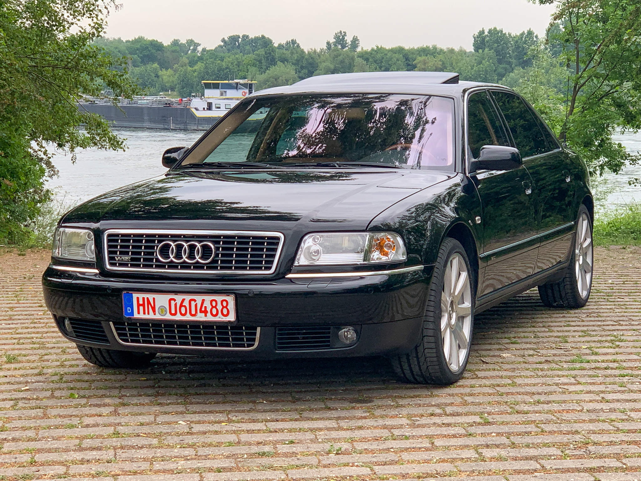 Der ultimative Audi A8? Einblicke in den seltenen D2 6.0 W12 quattro